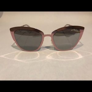 Quay Australia Super Girl Mirrored Sunglasses 😎